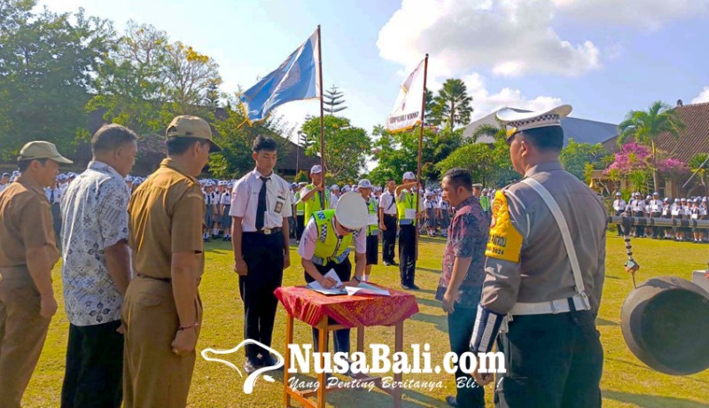 www.nusabali.com-satlantas-kukuhkan-patroli-keamanan-smkn-1-amlapura