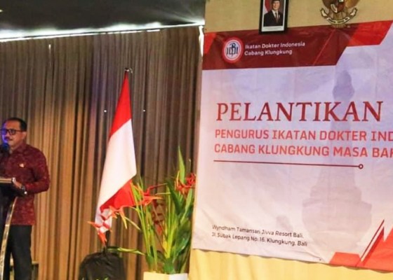 Nusabali.com - pj-bupati-jendrika-hadiri-pelantikan-pengurus-idi