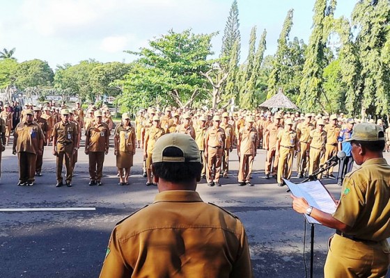 Nusabali.com - pegawai-pakrimik-soal-jam-kerja