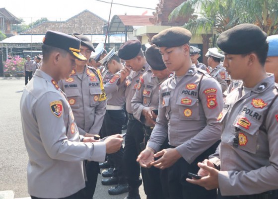 Nusabali.com - berburu-judol-hp-anggota-polres-badung-disidak