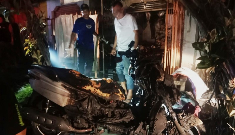 www.nusabali.com-bengkel-motor-di-dauhwaru-terbakar