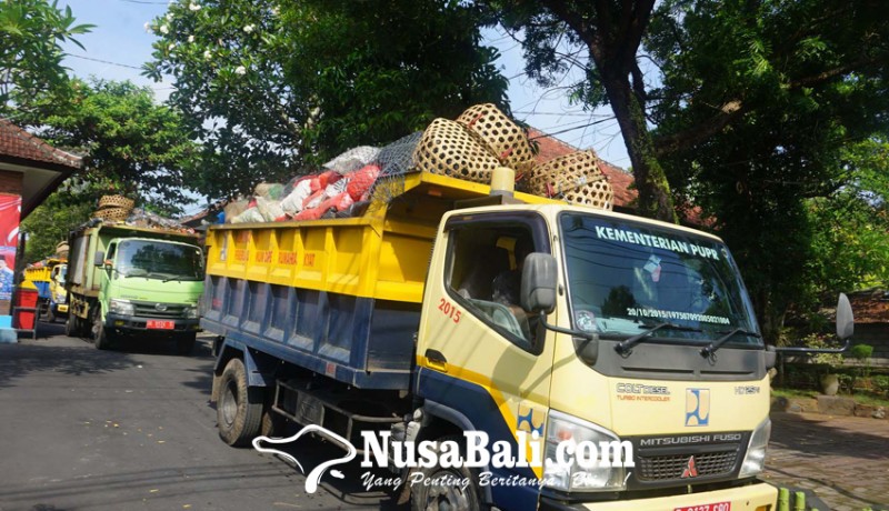 www.nusabali.com-dlh-karangasem-sidak-20-truk-sampah