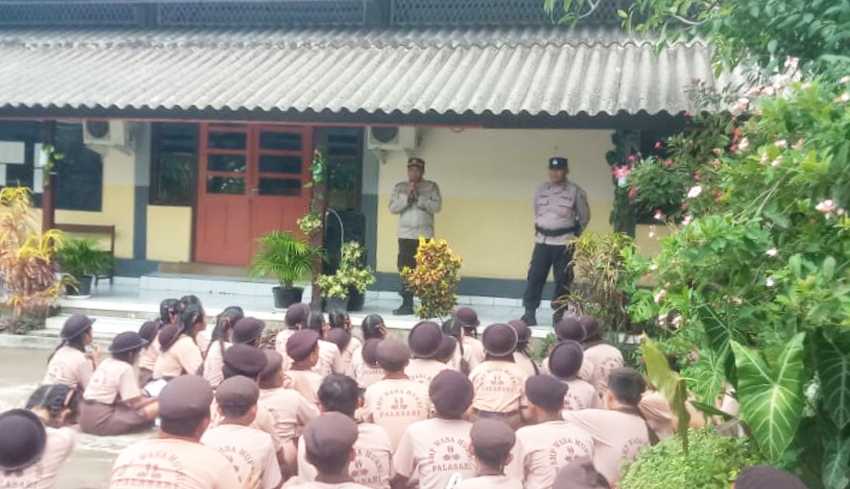 Cegah Kenakalan Remaja, Polsek Melaya Sambangi SMPK Wana Murni