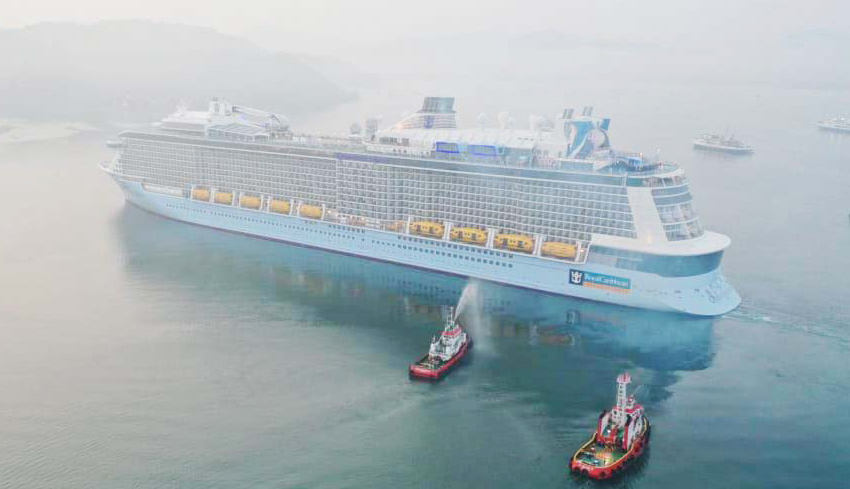 Angkut 4.000 Wisatawan, Quantum of the Seas Sandar di Lembar