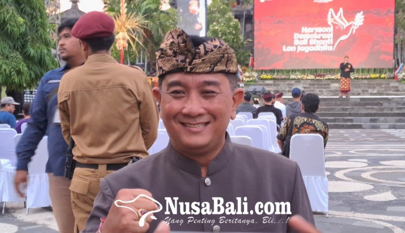 www.nusabali.com-bawaslu-bali-saksi-paslon-dilarang-pakai-atribut-ciri-khas-saat-bertugas-di-tps