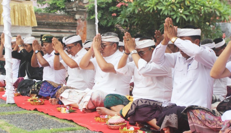 www.nusabali.com-pemkab-gianyar-doakan-pilkada-serentak-kondusif