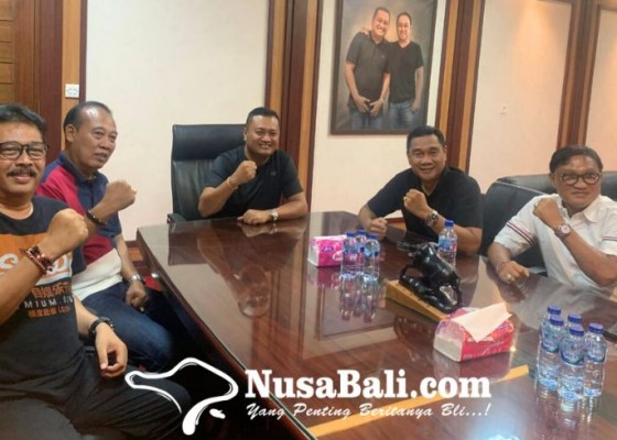 Nusabali.com - paket-aman-unggul-81-persen-kakarsana-tunggu-hasil-resmi-pilkada-gianyar