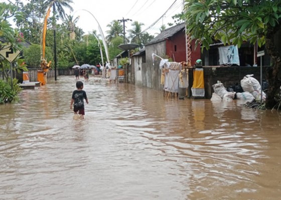 Nusabali.com - banjir-longsor-landa-jembrana