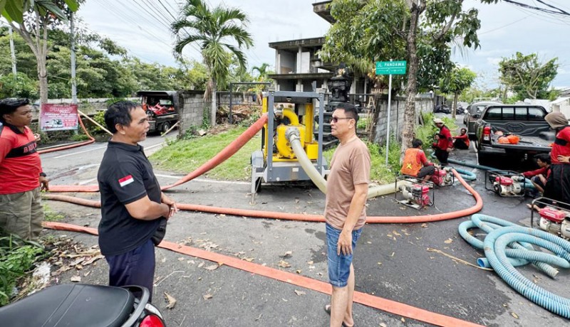 www.nusabali.com-banjir-rendam-beberapa-titik-di-legian