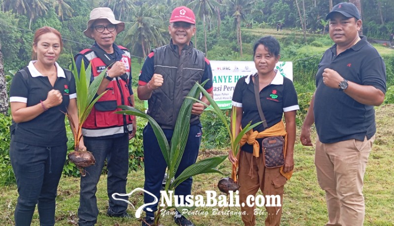 www.nusabali.com-pmi-gianyar-kampanye-hijau-adaptasi-perubahan-iklim