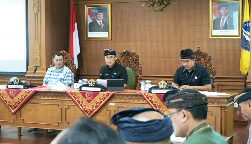 www.nusabali.com-pj-sekda-badung-terima-kunja-perumda-tirta-bhagasasi-bekasi