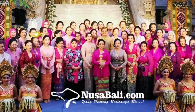 www.nusabali.com-himpunan-ratna-busana-angkat-keindahan-wastra-bali-di-gala-dinner-bersama-titiek-soeharto