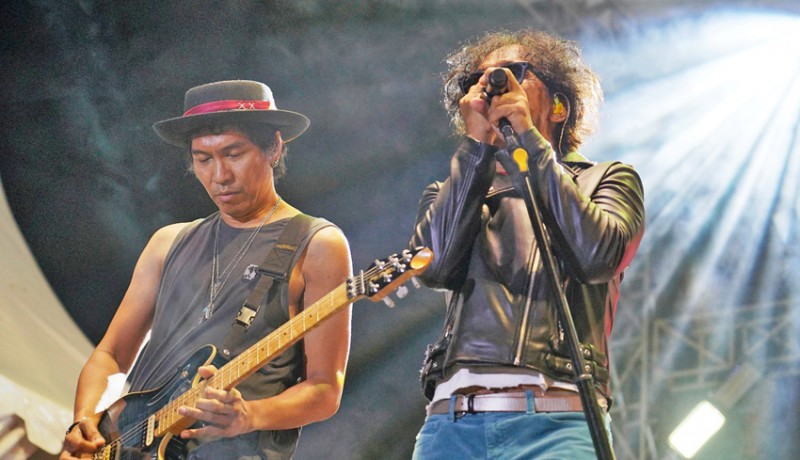 www.nusabali.com-slank-triple-x-getarkan-undiksha-singaraja