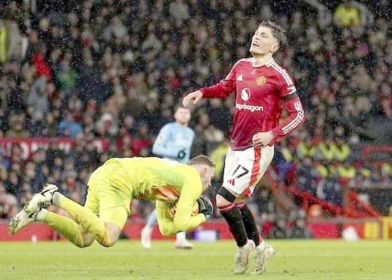 Nusabali.com - manchester-united-dipermalukan-forest-amorim-anggap-wajar