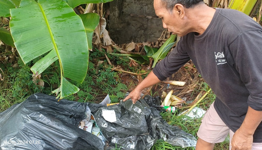 Satpol PP Tindak Pelaku Buang Sampah Sembarangan