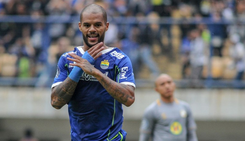 www.nusabali.com-tembus-100-gol-striker-persib-pecahkan-rekor