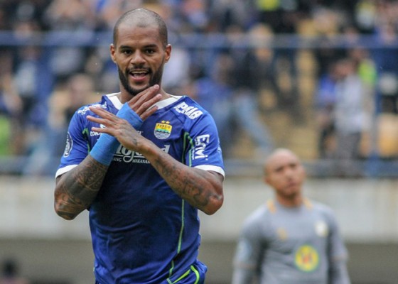 Nusabali.com - tembus-100-gol-striker-persib-pecahkan-rekor