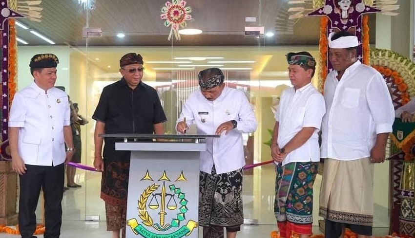 Kajati dan Pj Bupati Klungkung Resmikan Gedung Kantor Kejari