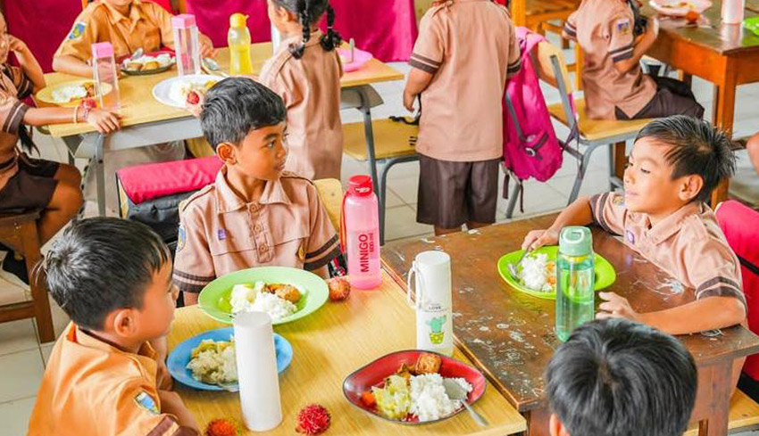 Disdikpora Badung Uji Coba Makan Siang Sehat