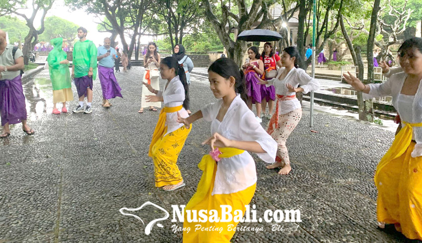 www.nusabali.com-upacara-tumpek-uye-di-dtw-kawasan-luar-pura-luhur-uluwatu