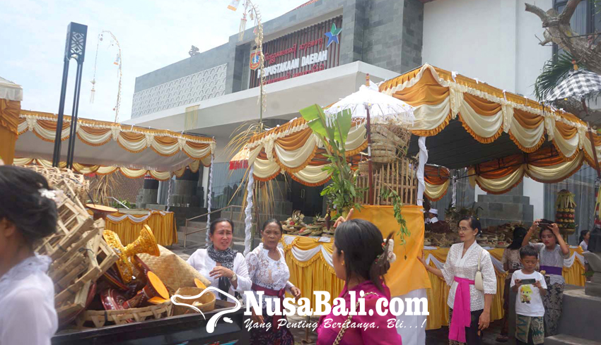 2 Sulinggih Muput Pamlaspas Gedung Perpustakaan Daerah