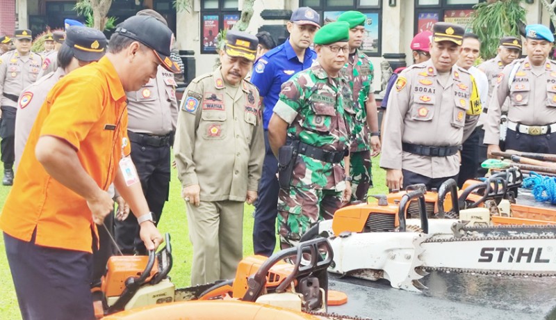 www.nusabali.com-polres-gianyar-cek-peralatan-penanggulangan-bencana-alam