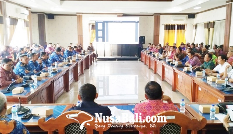 www.nusabali.com-dana-bkk-badung-terancam-tak-cair-perbekel-se-buleleng-minta-fasilitasi-dprd