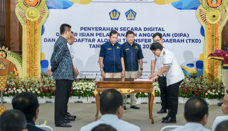 www.nusabali.com-bupati-giri-prasta-hadiri-penyerahan-secara-digital-dipa-dan-tkd-2025