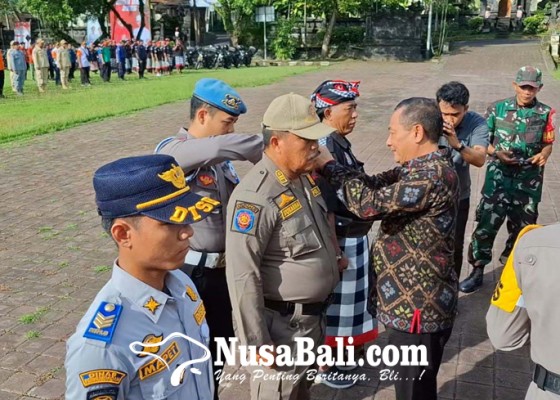 Nusabali.com - pengaman-nataru-di-padangbai-libatkan-2-anjing-pelacak