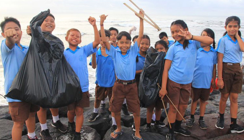 Ratusan Pelajar Gelorakan Konservasi Pantai