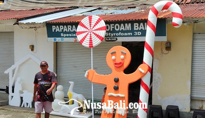 www.nusabali.com-perajin-dekorasi-di-denpasar-banjir-orderan-karakter-natal-konsumen-buru-boneka-salju-hingga-rusa-terbang