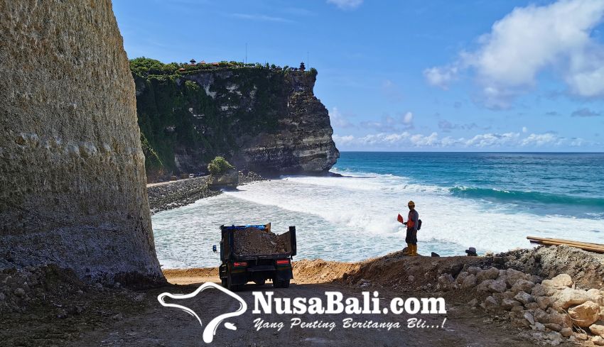 Konsultasi Publik Penanganan Tebing Retak di Pura Uluwatu Serap Suara Masyarakat