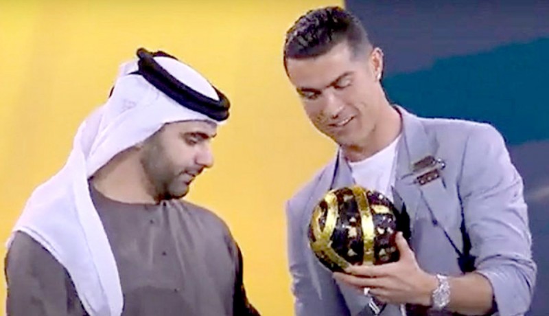 www.nusabali.com-ronaldo-raih-globe-soccer-award