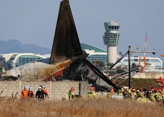 Nusabali.com - kecelakaan-maut-pesawat-jeju-air-179-tewas