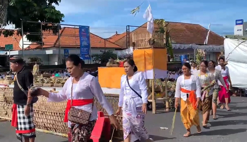 Pemkab Nangluk Merana di Catus Pata Bangli