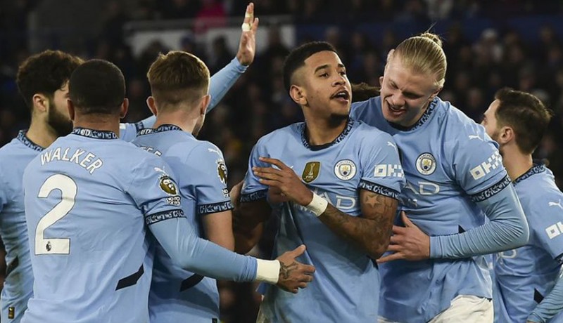 www.nusabali.com-manchester-city-menang-lagi-guardiola-puji-savinho