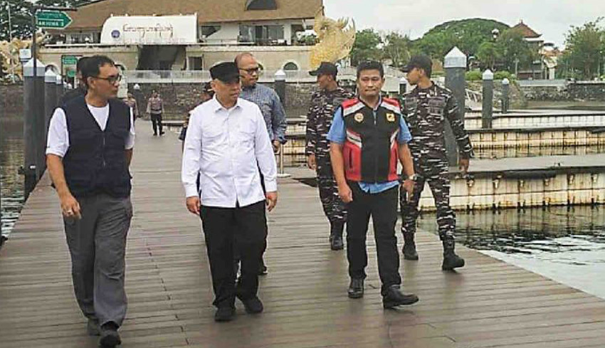 Menhub Pantau Kelancaran Penyeberangan di Pelabuhan Sanur