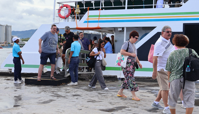 MV Celebrity Millennium Kembali Sandar di Celukan Bawang