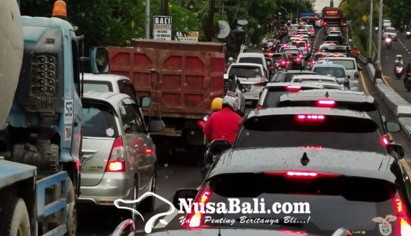 www.nusabali.com-seribu-driver-pariwisata-bali-siapkan-aksi-di-dprd-bali-ajukan-6-tuntutan