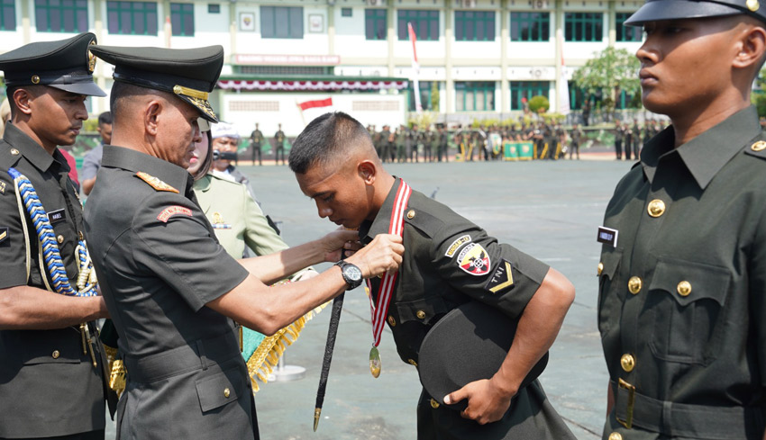 Pangdam Udayana Lantik 218 Prajurit Baru