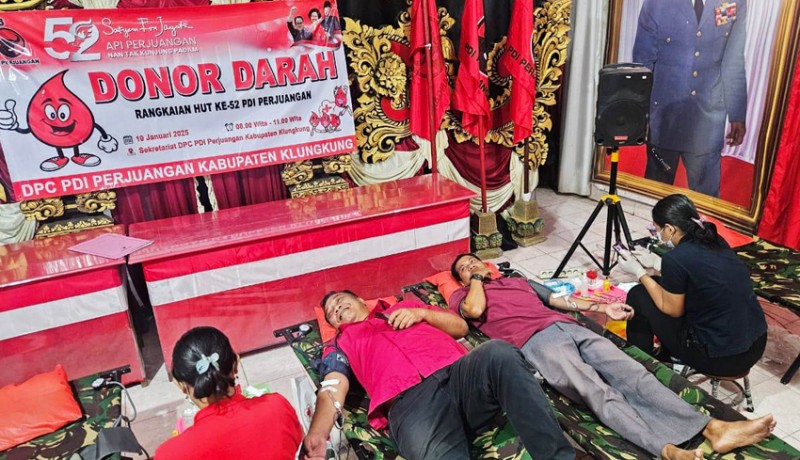 www.nusabali.com-peringati-hut-ke-52-kader-pdip-klungkung-gelar-baksos-hingga-donor-darah