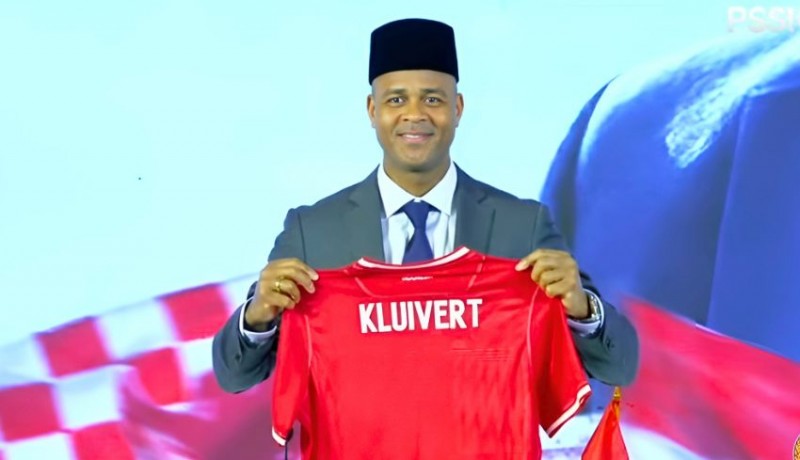 www.nusabali.com-kluivert-siapkan-filosofi-total-football-untuk-timnas-indonesia