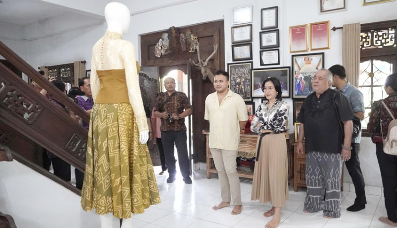 www.nusabali.com-para-desainer-siap-pamerkan-tenun-bali-pada-fashion-show-wastra-citta-jagaditha