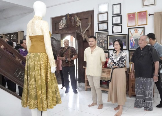 Nusabali.com - para-desainer-siap-pamerkan-tenun-bali-pada-fashion-show-wastra-citta-jagaditha