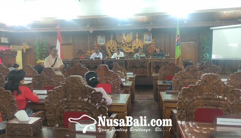 www.nusabali.com-pemkab-dan-dprd-klungkung-rapat-paripurna-istimewa