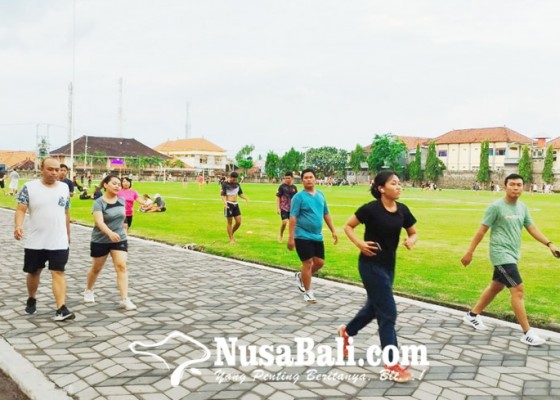 Nusabali.com - animo-warga-tinggi-manfaatkan-jogging-track-bhuana-patra