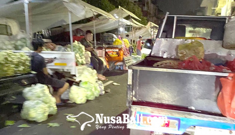 www.nusabali.com-pedagang-bermobil-di-simpang-gajahmada-kartini-dikeluhkan