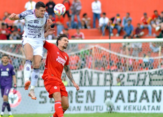 Nusabali.com - bali-united-pesta-gol-di-padang