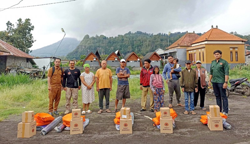 www.nusabali.com-9-korban-banjir-dan-longsor-di-kintamani-terima-bantuan