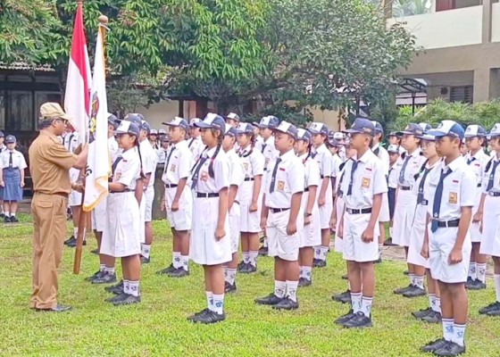 Nusabali.com - smpn-1-abang-kukuhkan-pengurus-osis